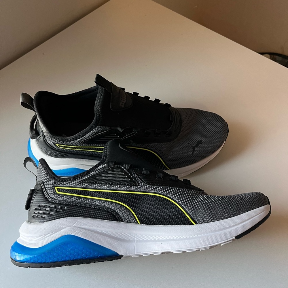 Brand new Puma Gray and Black Lightweight Sneakers